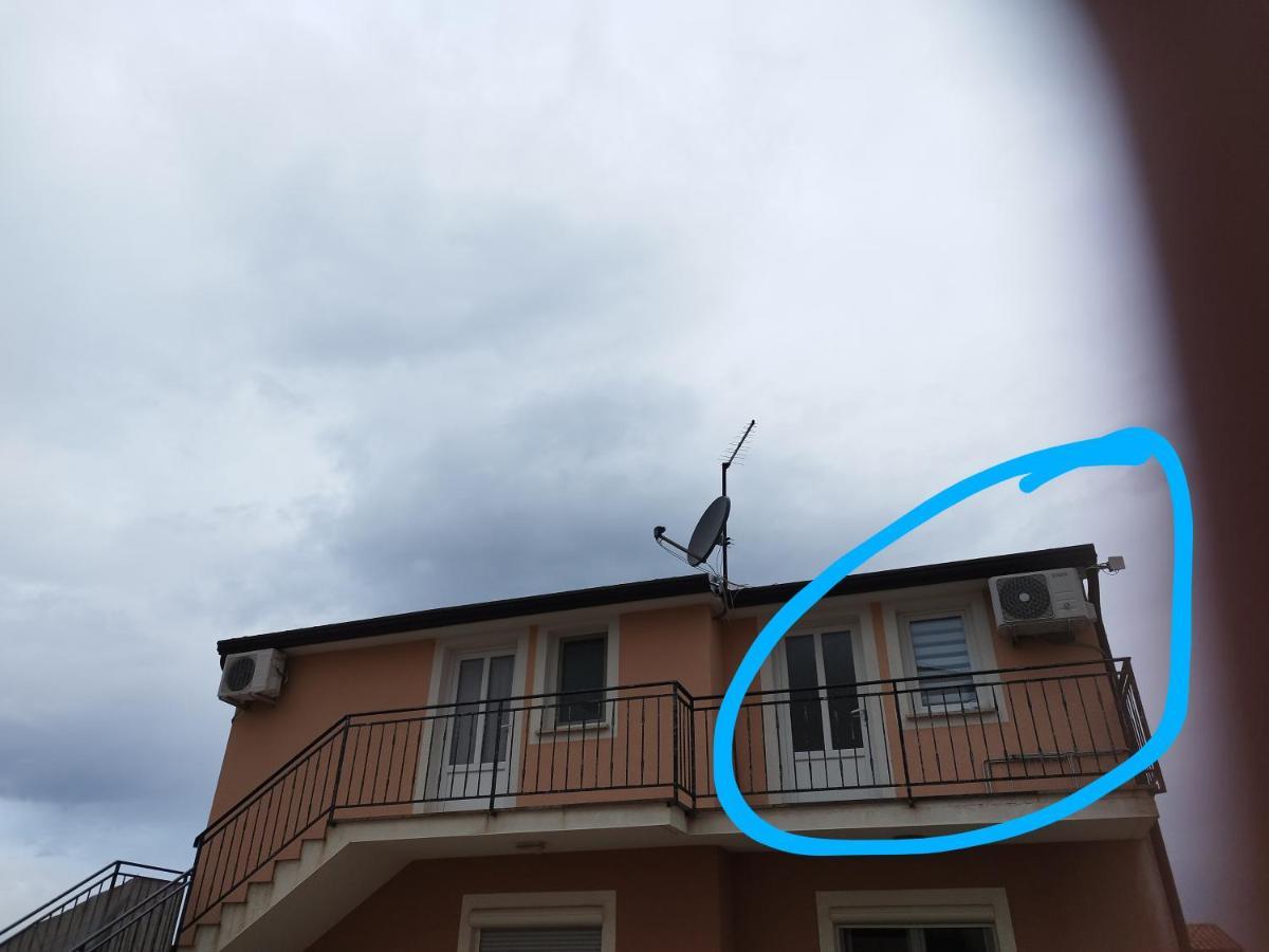 Apartmán Tonis Buje Exteriér fotografie